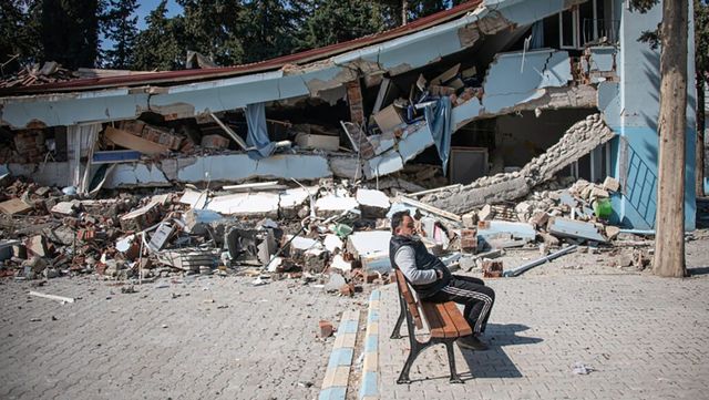 Sytuacja w Turcji po trzęsieniu ziemi: “Nie mamy już domu”
