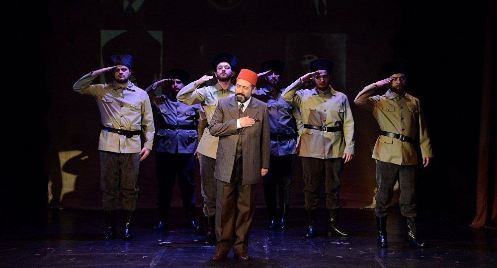 Teatr w Turcji? Prezydent rządzi na scenie
