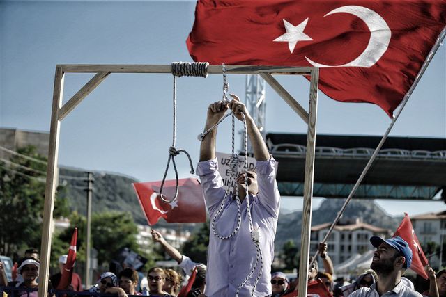 Erdoğan mulling to bring back death penalty, with God’s will